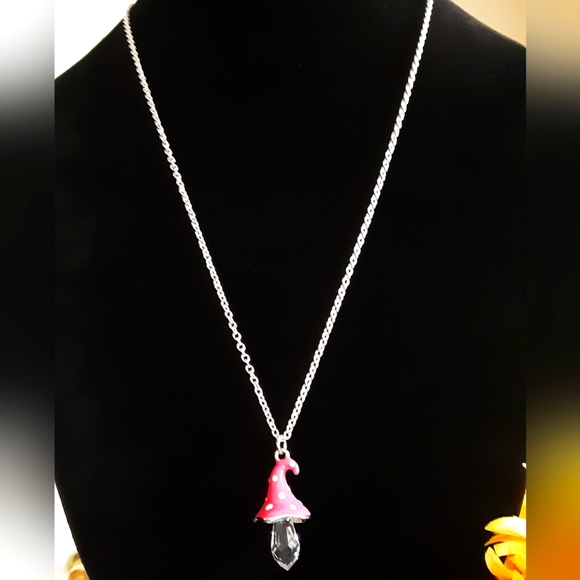 Hand Crafted  Crystal With Gnome Hat Necklace Pink - Picture 1 of 2